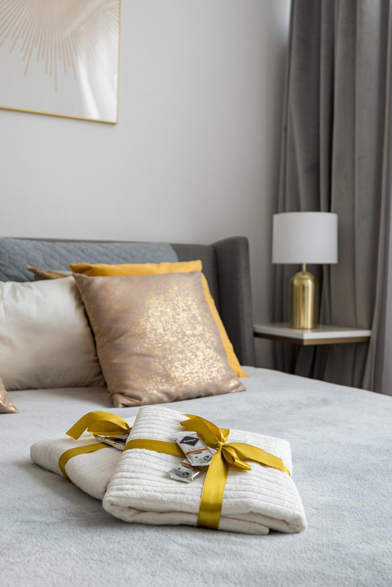 Gold Premium Central Suite 950 M To Central Station Parking 华沙 外观 照片